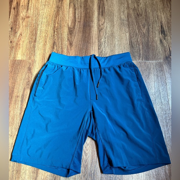 Lululemon Men’s Medium Active Shorts With Liner 9” Aqua Blue no size tag - Picture 1 of 8